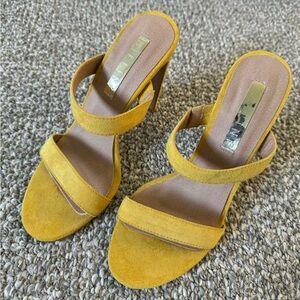 Cute Billini heels 💐